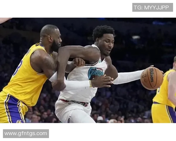 2013年湖人与灰熊的激战回顾：一场篮球盛宴的精彩瞬间与战术较量