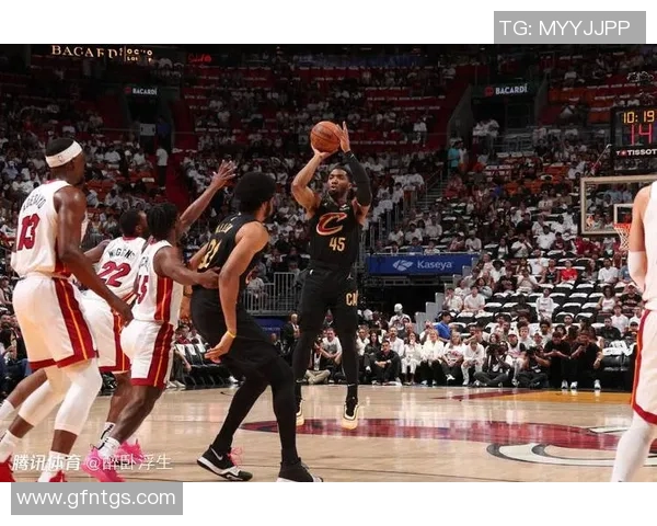 2015年骑士与热火精彩对决录像回放全程回顾与分析