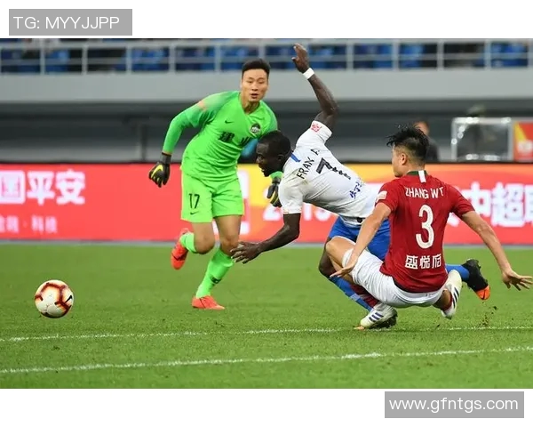 20170722恒大与上港激战正酣精彩瞬间回顾与赛后分析 20170722恒大与上港激战正酣精彩瞬间回顾与赛后分析