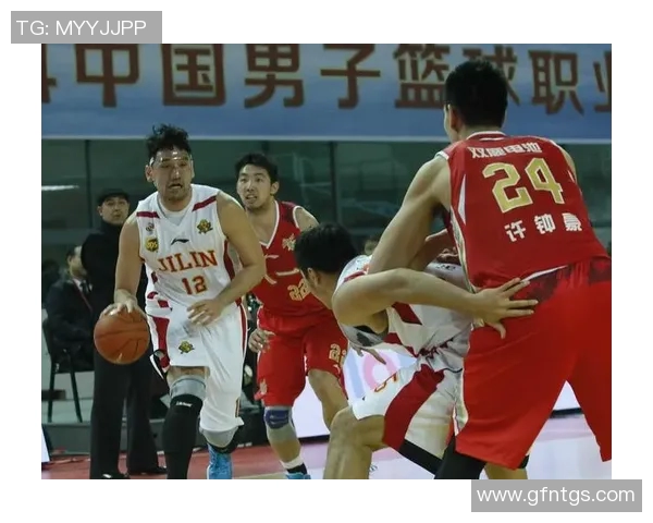 CBA北京与深圳激烈对抗回顾赛场冲突精彩瞬间分析