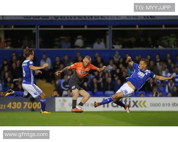 伯明翰与西布朗激战成平局比赛结果分析与精彩瞬间回顾